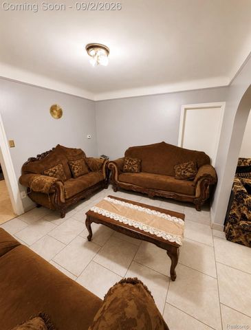 7521 Steadman Street, Dearborn, MI 48126