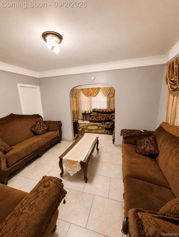 7521 Steadman Street, Dearborn, MI 48126