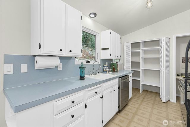 815 NE 200th Street, Shoreline, WA 98155