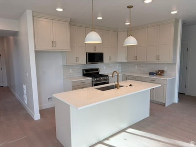 746 E 1250 S, Hyrum, UT 84319