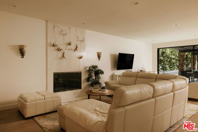 23338 Park Colombo, Calabasas, CA 91302