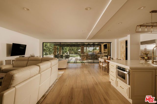 23338 Park Colombo, Calabasas, CA 91302