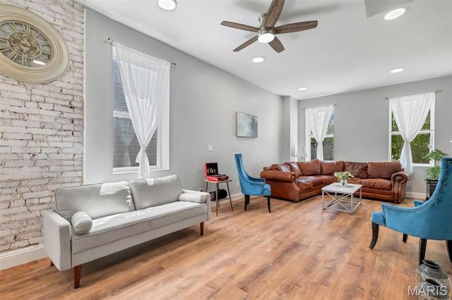 2913 Gasconade Street, St Louis, MO 63118