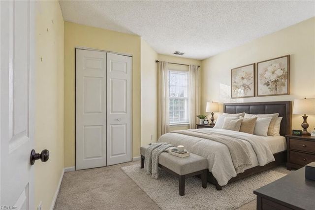 285 Wexford DR W, Suffolk, VA 23434