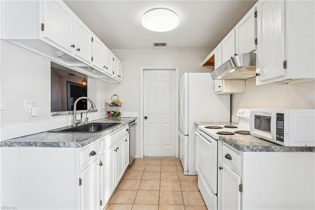 285 Wexford DR W, Suffolk, VA 23434