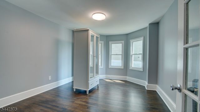 32 Embroidery St, Sayreville Boro, NJ 08872