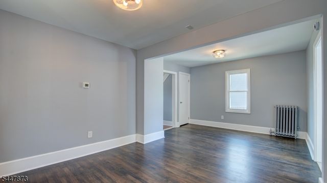 32 Embroidery St, Sayreville Boro, NJ 08872