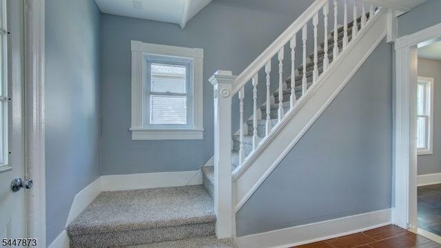 32 Embroidery St, Sayreville Boro, NJ 08872