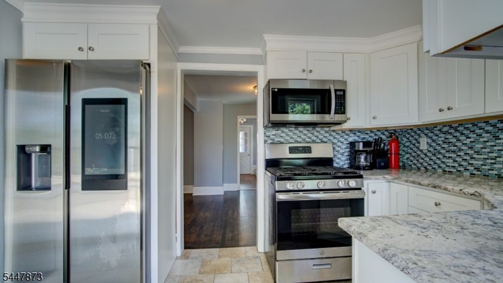 32 Embroidery St, Sayreville Boro, NJ 08872 — photo 2