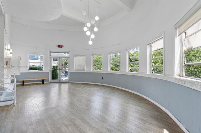 420 78th St, Miami Beach, FL 33141