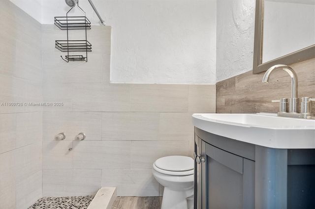 420 78th St, Miami Beach, FL 33141