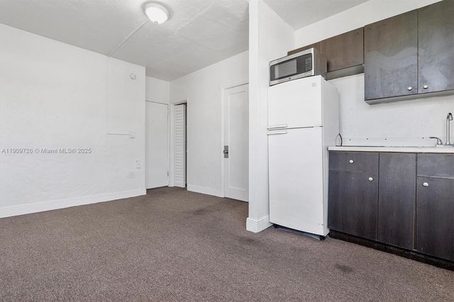 420 78th St, Miami Beach, FL 33141