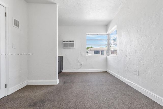 420 78th St, Miami Beach, FL 33141