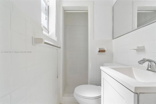 420 78th St, Miami Beach, FL 33141