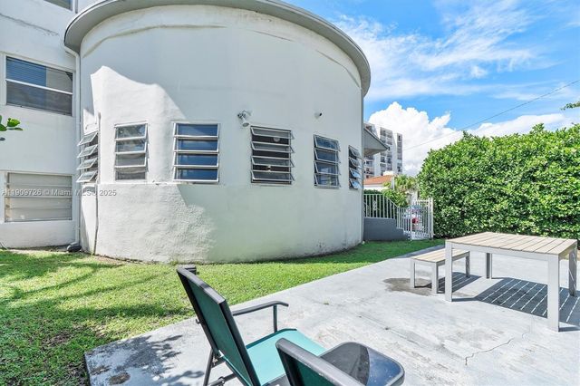 420 78th St, Miami Beach, FL 33141