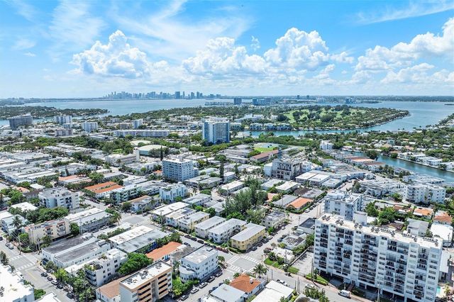 420 78th St, Miami Beach, FL 33141