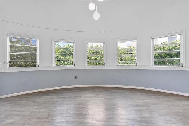 420 78th St, Miami Beach, FL 33141