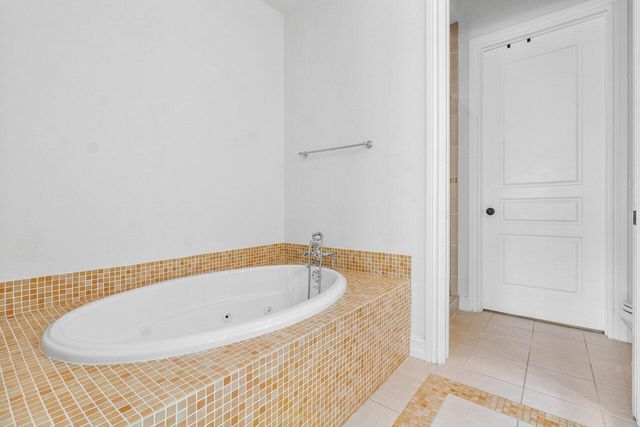 375 E Mallory Circle, Delray Beach, FL 33483