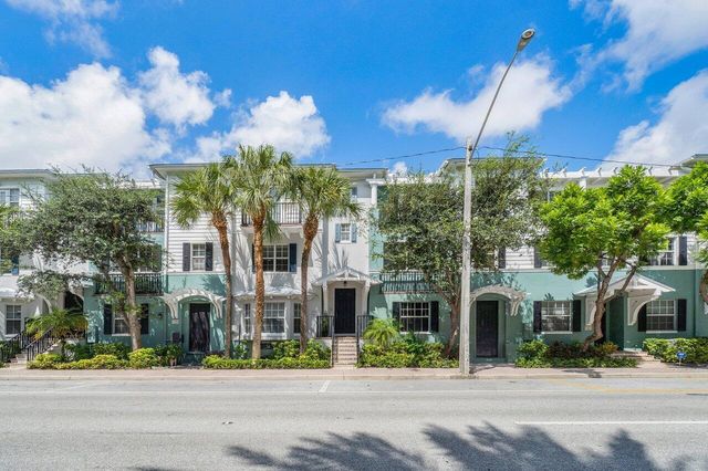 375 E Mallory Circle, Delray Beach, FL 33483