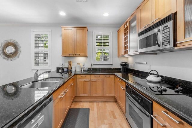 375 E Mallory Circle, Delray Beach, FL 33483