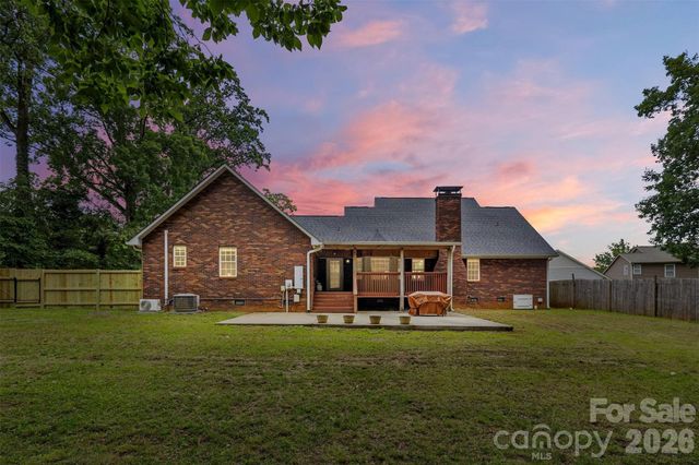 4403 Hubbard Road, Charlotte, NC 28269