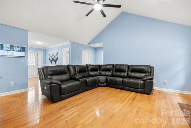 4403 Hubbard Road, Charlotte, NC 28269