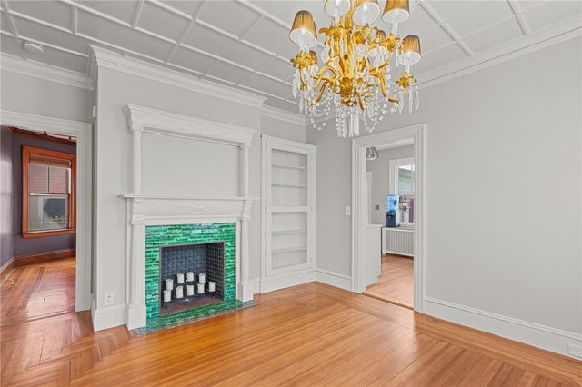 350 Broadway, Newport, RI 02840
