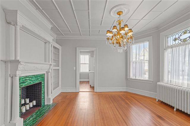 350 Broadway, Newport, RI 02840