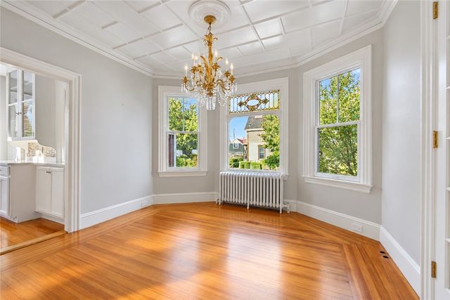 350 Broadway, Newport, RI 02840