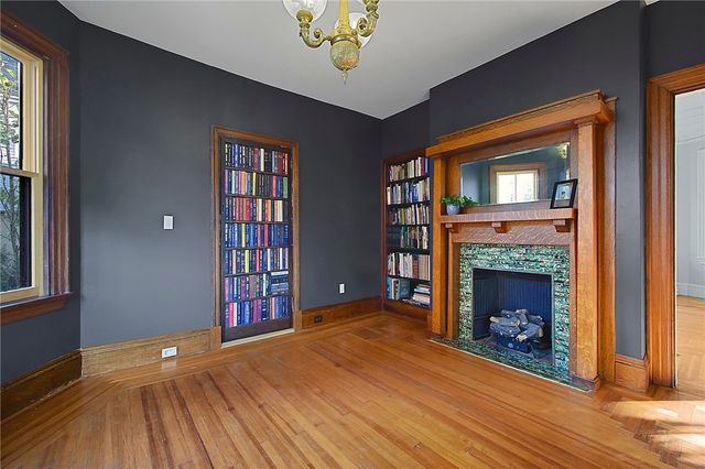 350 Broadway, Newport, RI 02840