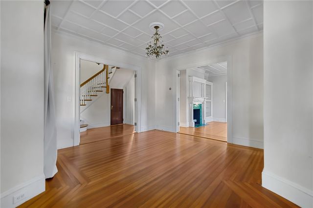 350 Broadway, Newport, RI 02840