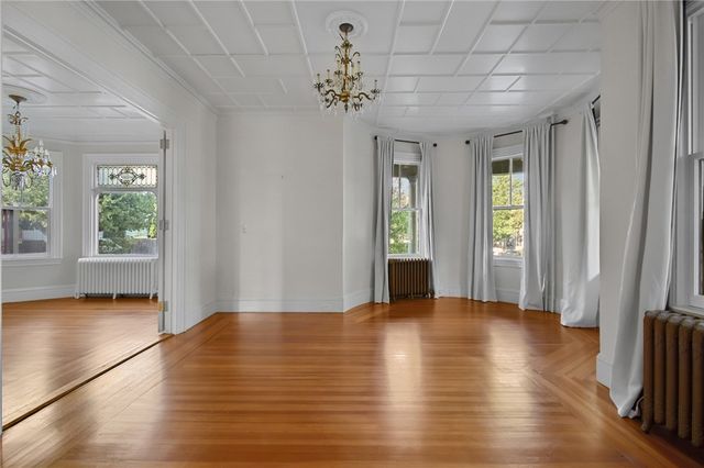 350 Broadway, Newport, RI 02840