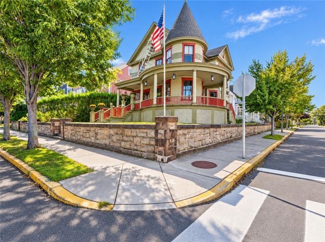 350 Broadway, Newport, RI 02840