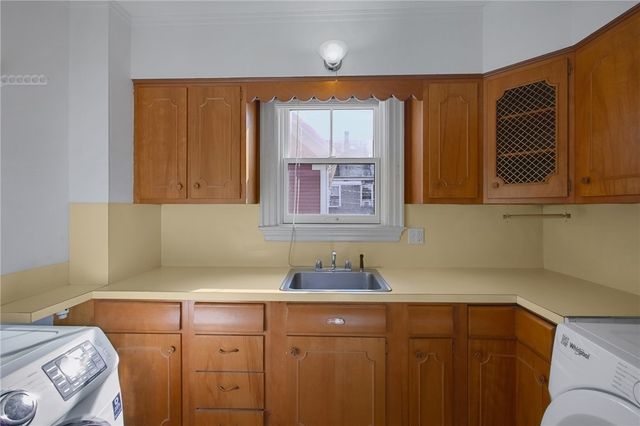 350 Broadway, Newport, RI 02840