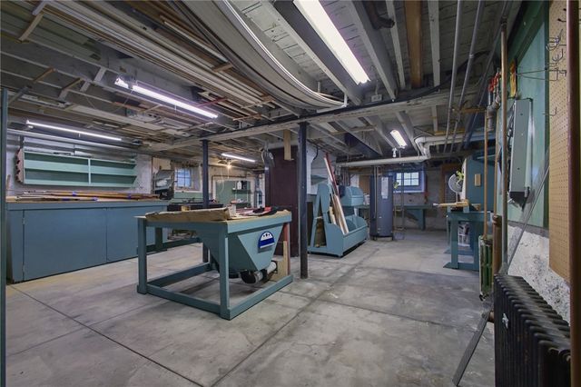350 Broadway, Newport, RI 02840