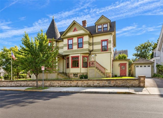 350 Broadway, Newport, RI 02840