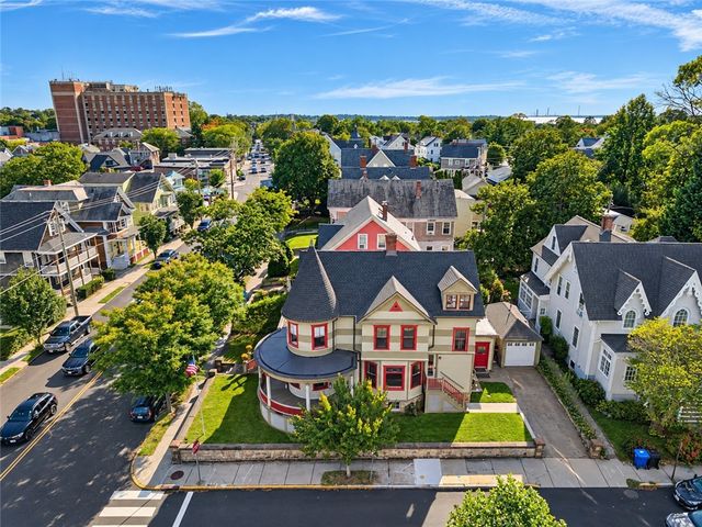 350 Broadway, Newport, RI 02840