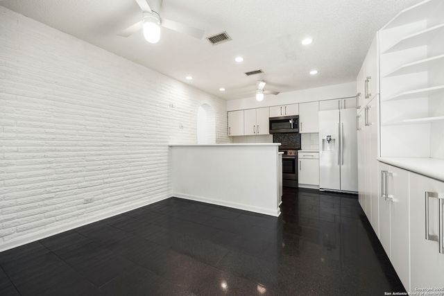 3014 Oneida, San Antonio, TX 78230