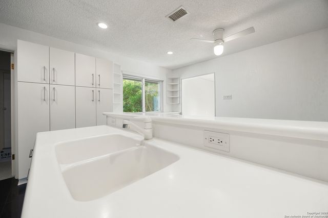 3014 Oneida, San Antonio, TX 78230