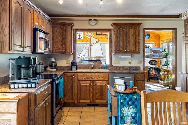 5500 S Highpoint Drive, Albion, IN 46701