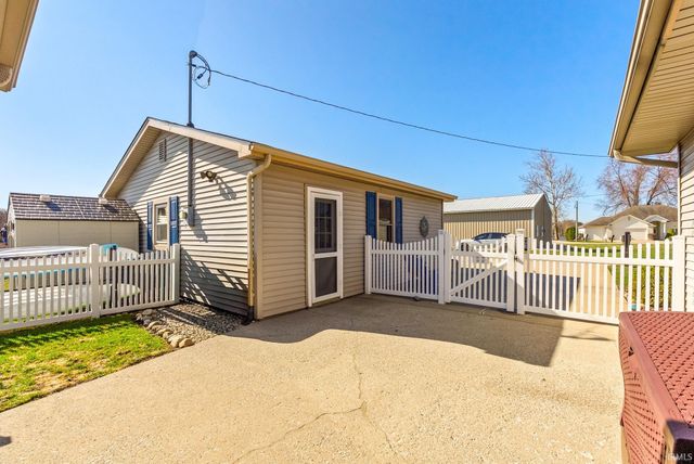 5500 S Highpoint Drive, Albion, IN 46701