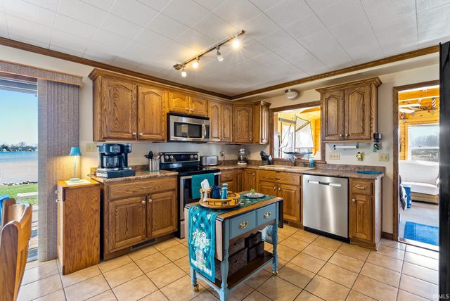 5500 S Highpoint Drive, Albion, IN 46701