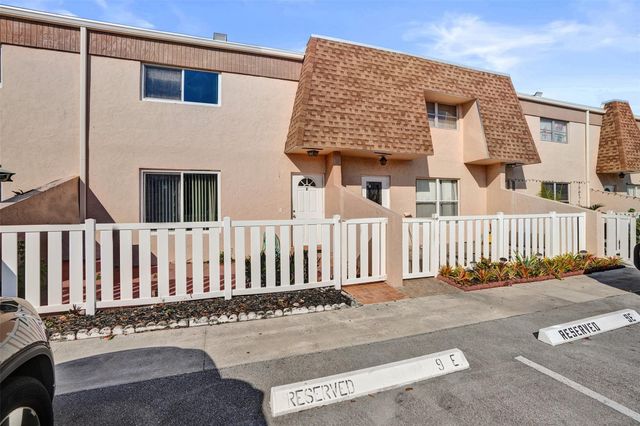 8081 NW 11th St E, Margate, FL 33063