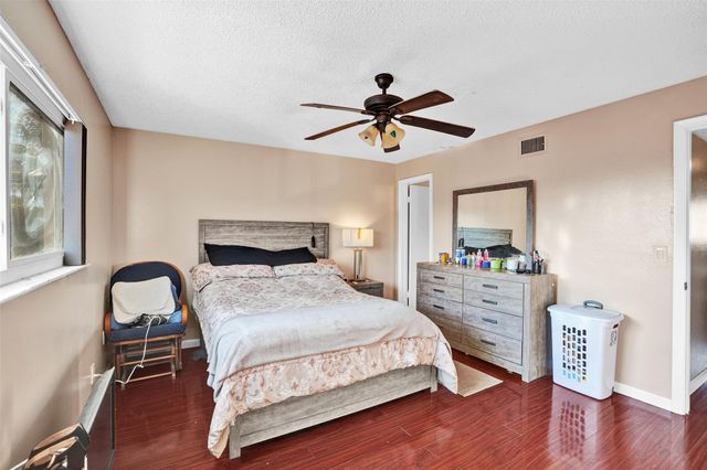 8081 NW 11th St E, Margate, FL 33063