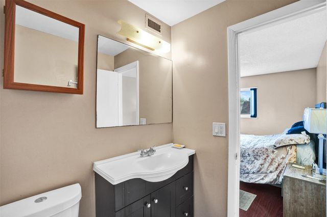 8081 NW 11th St E, Margate, FL 33063