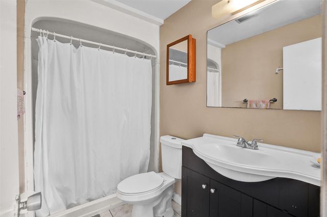 8081 NW 11th St E, Margate, FL 33063