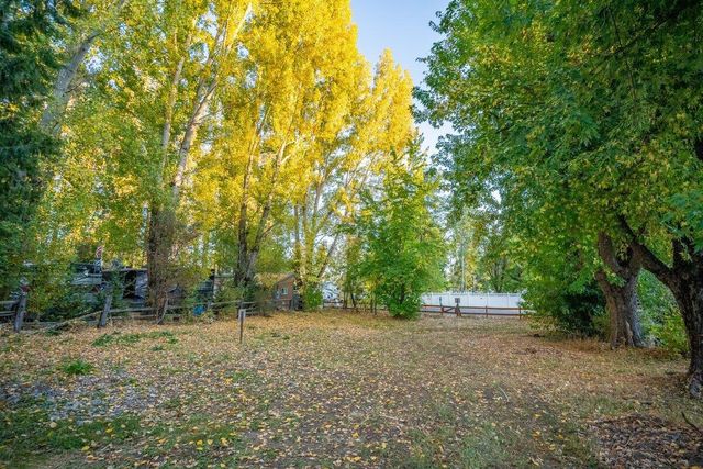 110 Squaw Valley Road, Mccloud, OR 96057