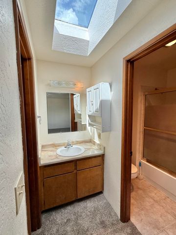 3015 Milhoan Drive, Medford, OR 97504