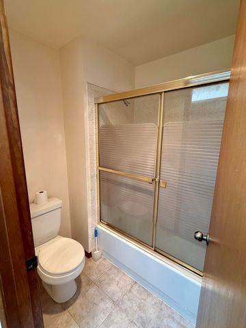 3015 Milhoan Drive, Medford, OR 97504