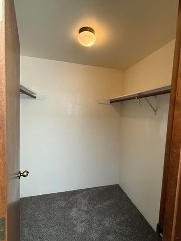 3015 Milhoan Drive, Medford, OR 97504